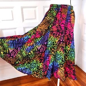 Long skirt size M?no tags elastic Waist vibrant animal prints